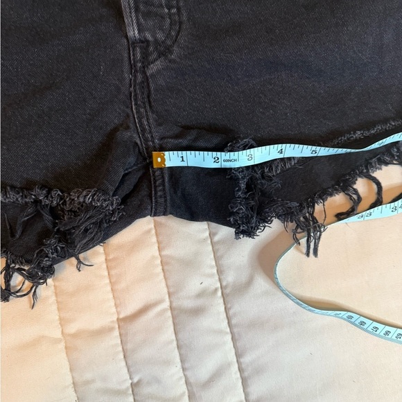 Levi's 501 Black Frayed Jean Shorts - Picture 5 of 7